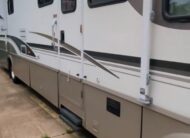 2002 Winnebago Adventurer, W22