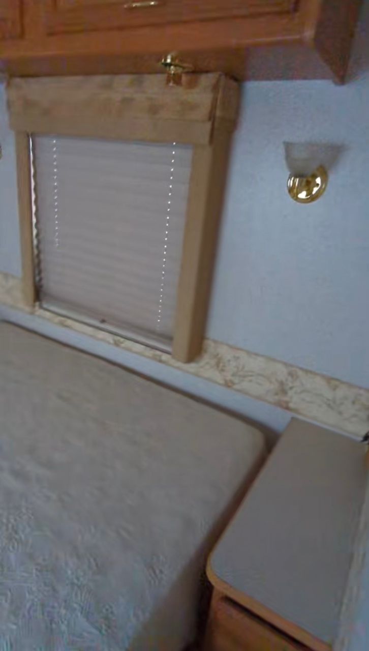 2002 Winnebago Adventurer, W22